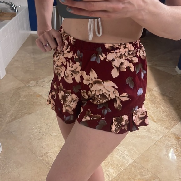 2 piece flirty floral Short Set & crop Tank top lace front small maroon & cream - Picture 3 of 13